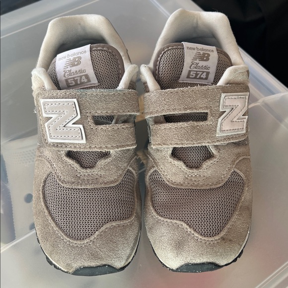 New Balance Other - New Balance Kids 574 Velcro Sneakers in Taupe and White
